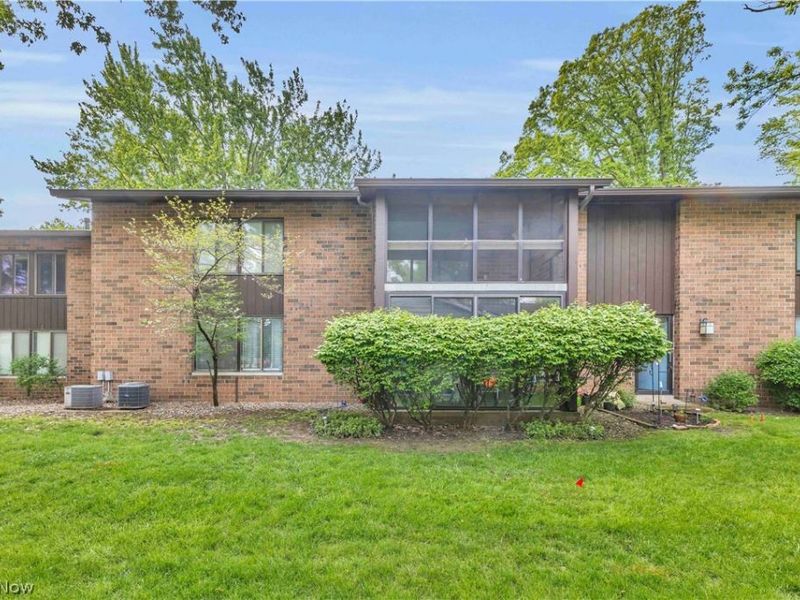 22954 Maple Ridge Road , Unit 202B, North Olmsted, OH 44070 Photo 2