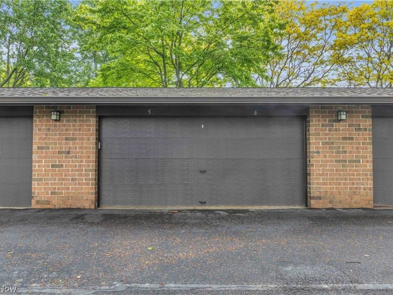 22954 Maple Ridge Road , Unit 202B, North Olmsted, OH 44070 Photo 3