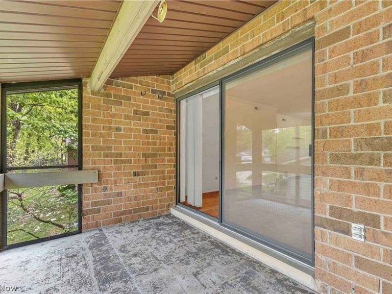 22954 Maple Ridge Road , Unit 202B, North Olmsted, OH 44070 Photo 9