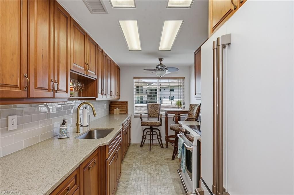 3410 Gulf Shore Blvd N, Unit 203, Naples, FL 34103 Photo