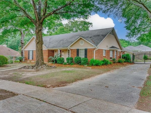 6124 Lindholm Drive S, Mobile, AL 36693