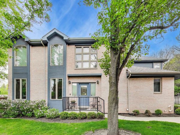 1784 Chestnut Avenue , Glenview, IL 60025