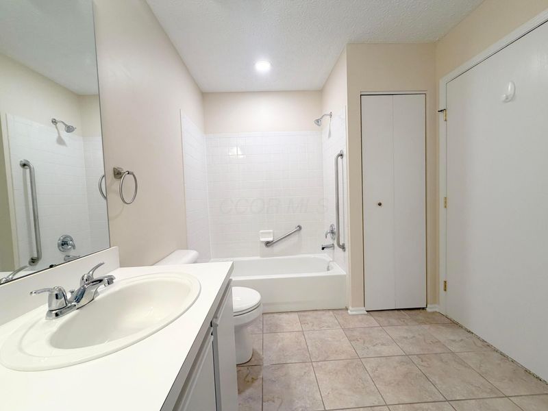 6382 Mission Hills Place, Westerville, OH 43082 Photo 19