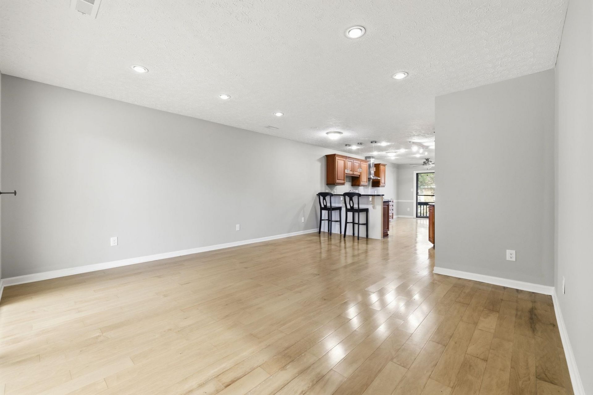 404 72nd Ave. N  Photo 7