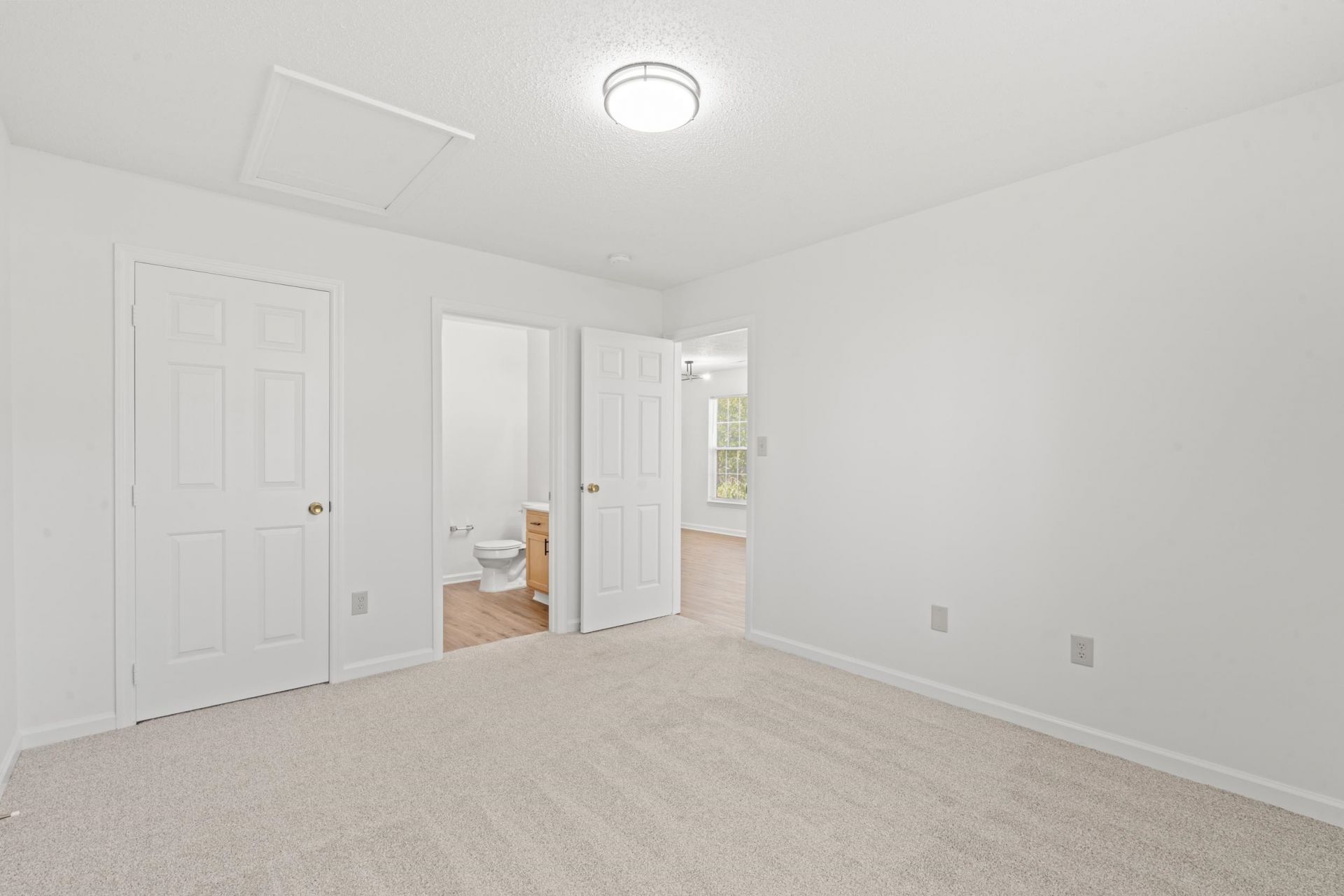 4251 Villas Dr.  Photo 18