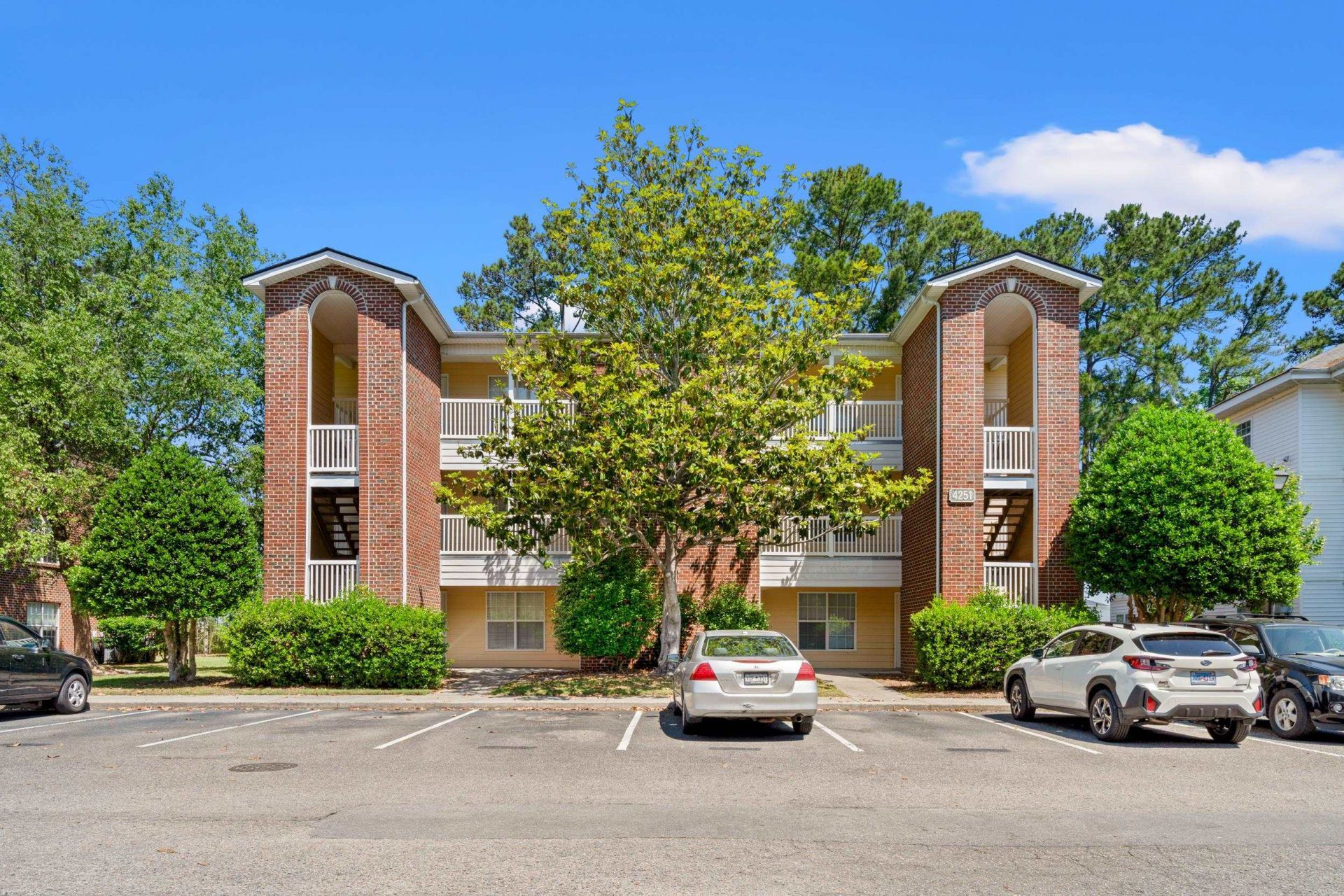 4251 Villas Dr.  Photo 4