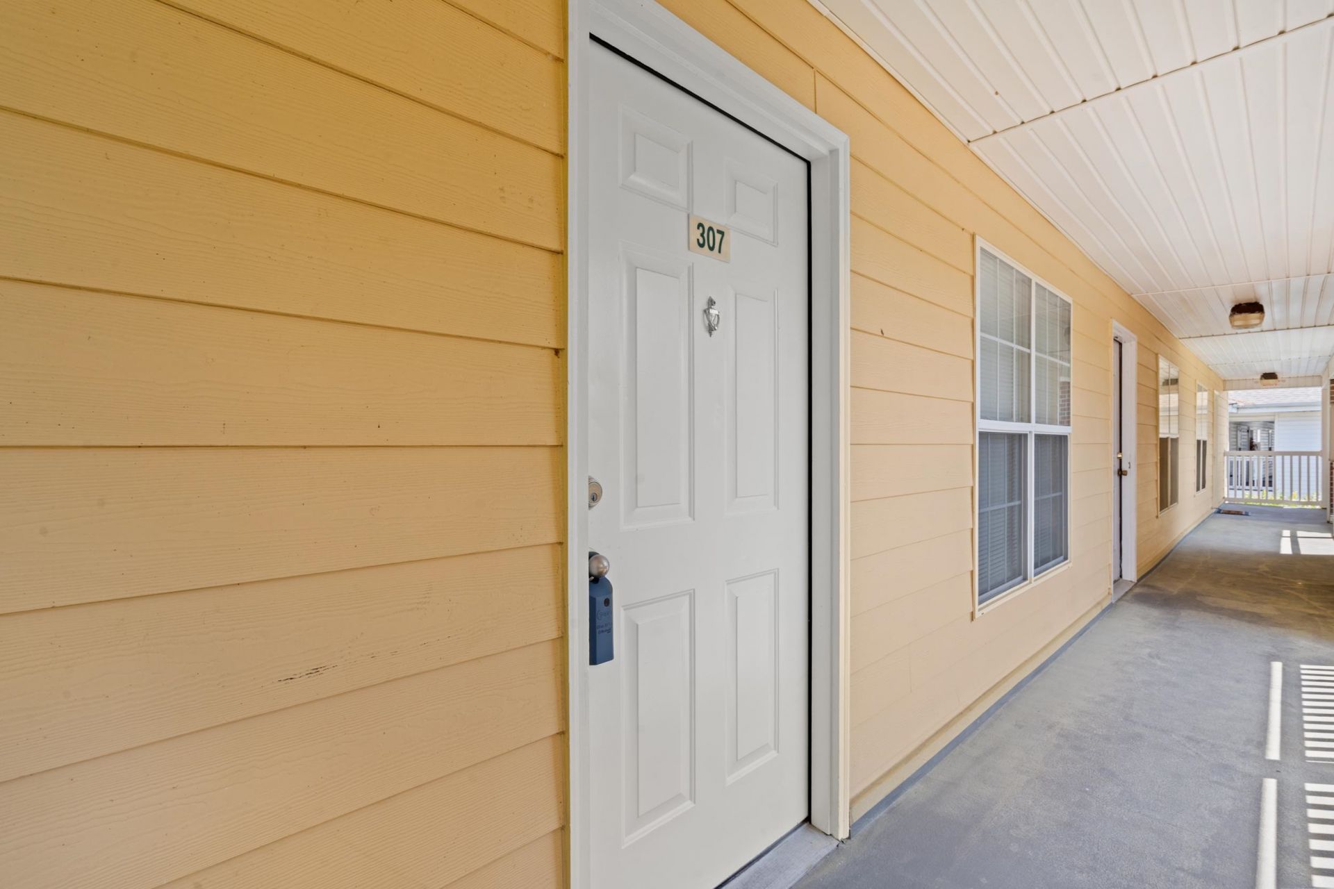 4251 Villas Dr.  Photo 5