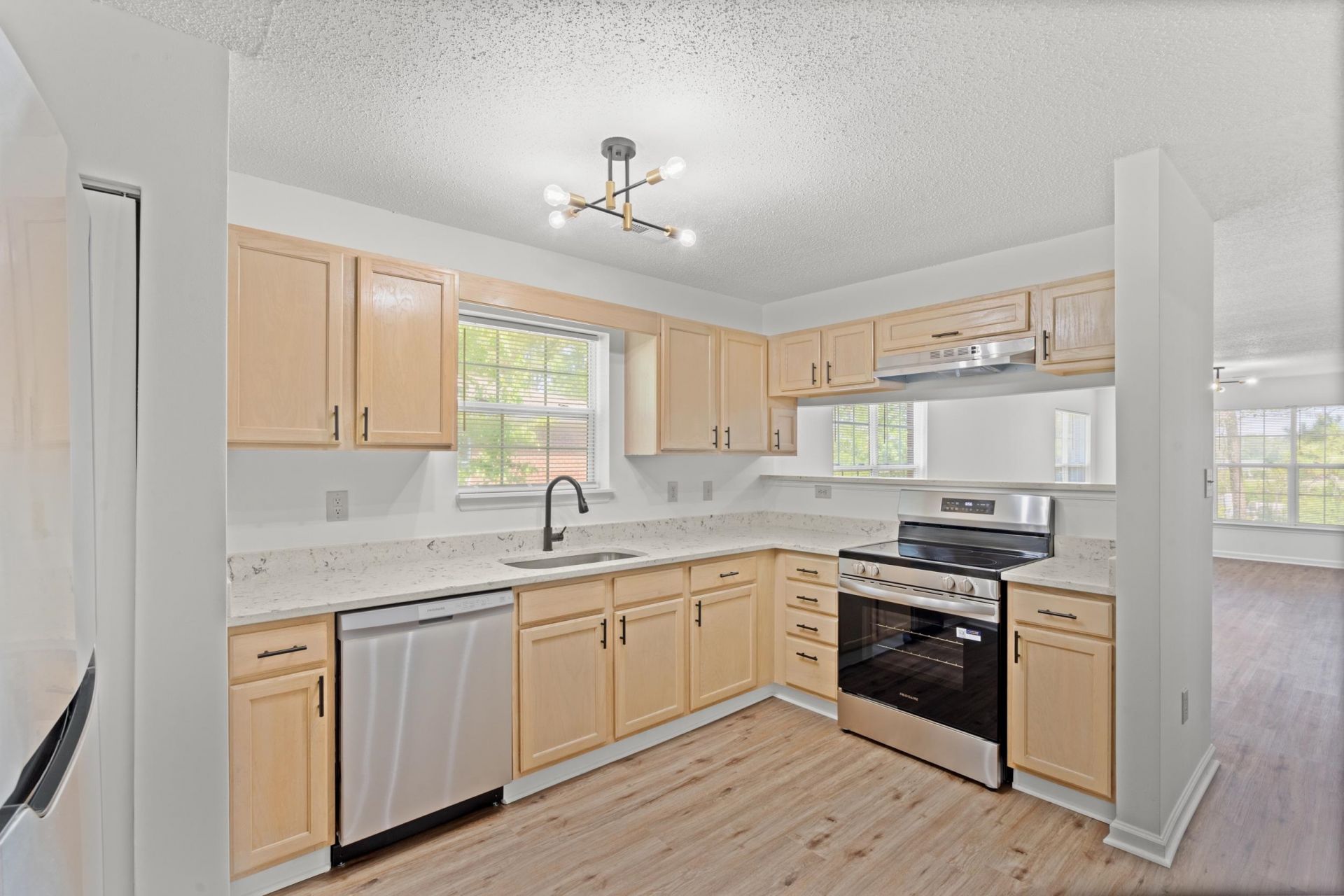 4251 Villas Dr.  Photo 7