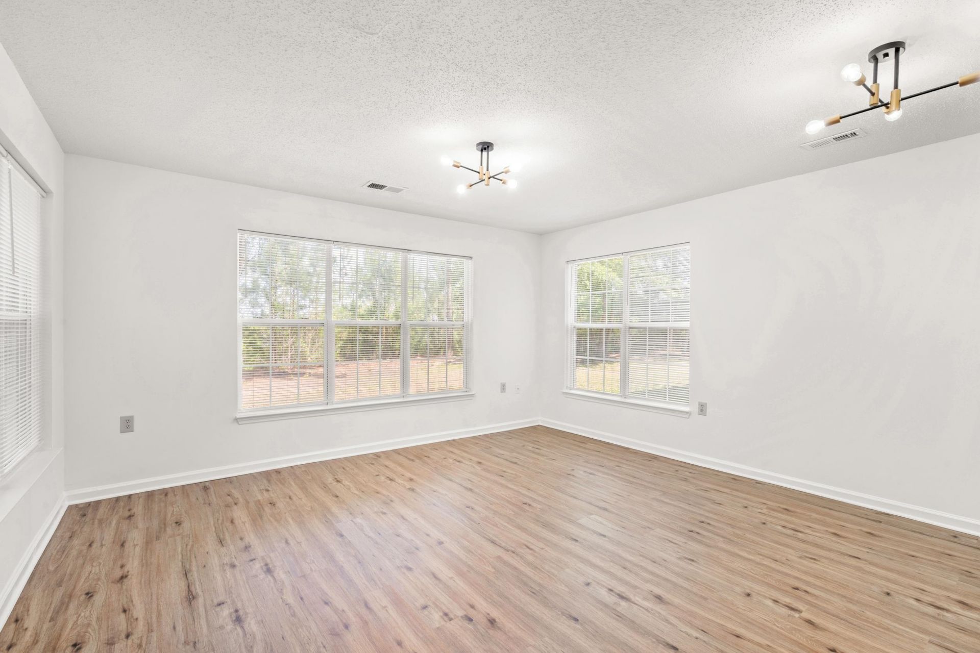 4247 Villas Dr.  Photo 18