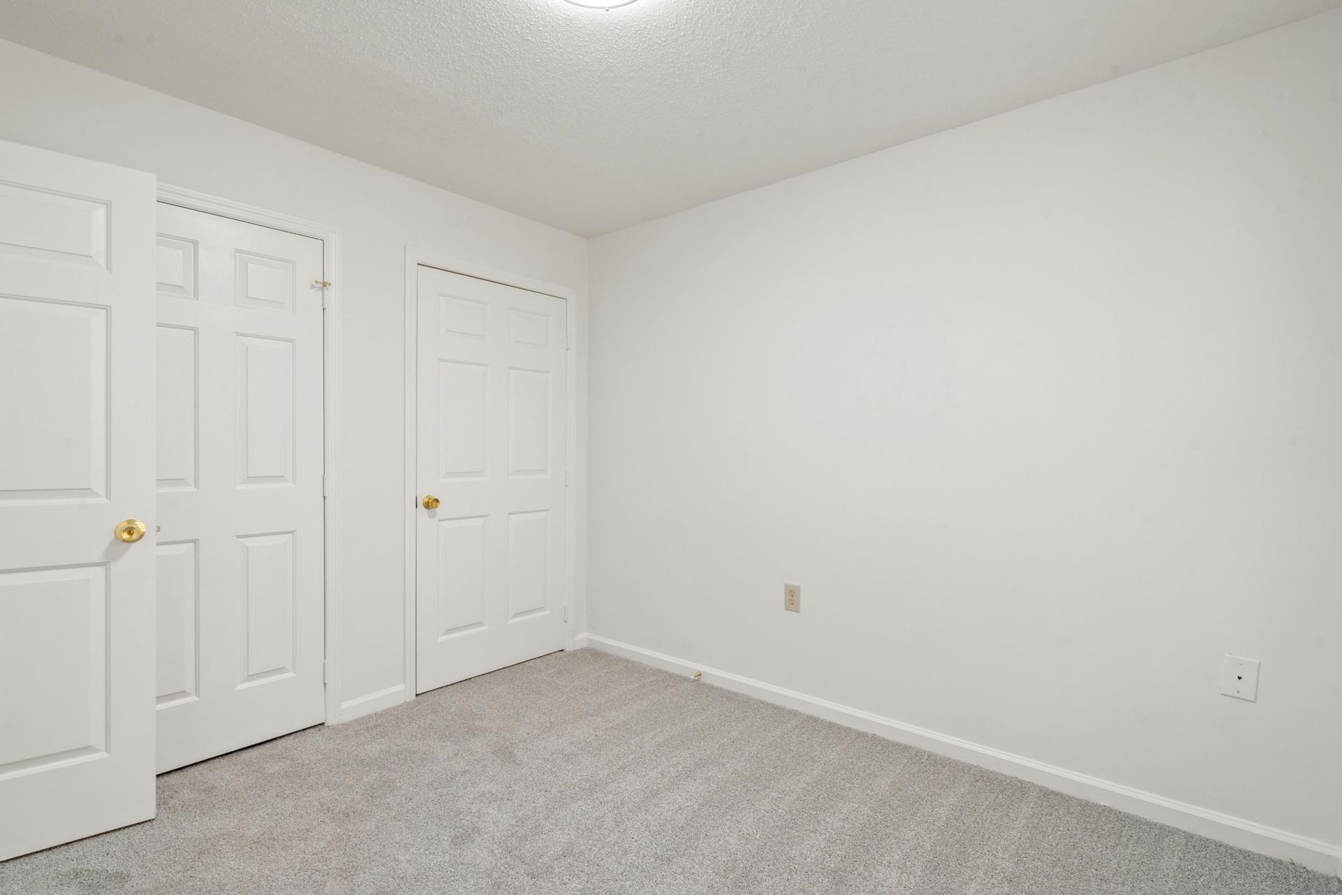 4247 Villas Dr.  Photo 8