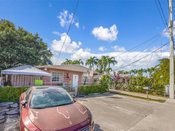 3126 NW 28th St , Miami, FL 33142