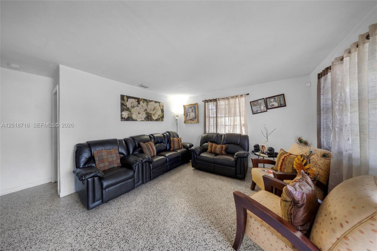 3126 NW 28th St , Miami, FL 33142 Photo