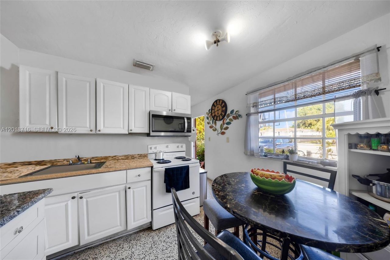 3126 NW 28th St , Miami, FL 33142 Photo