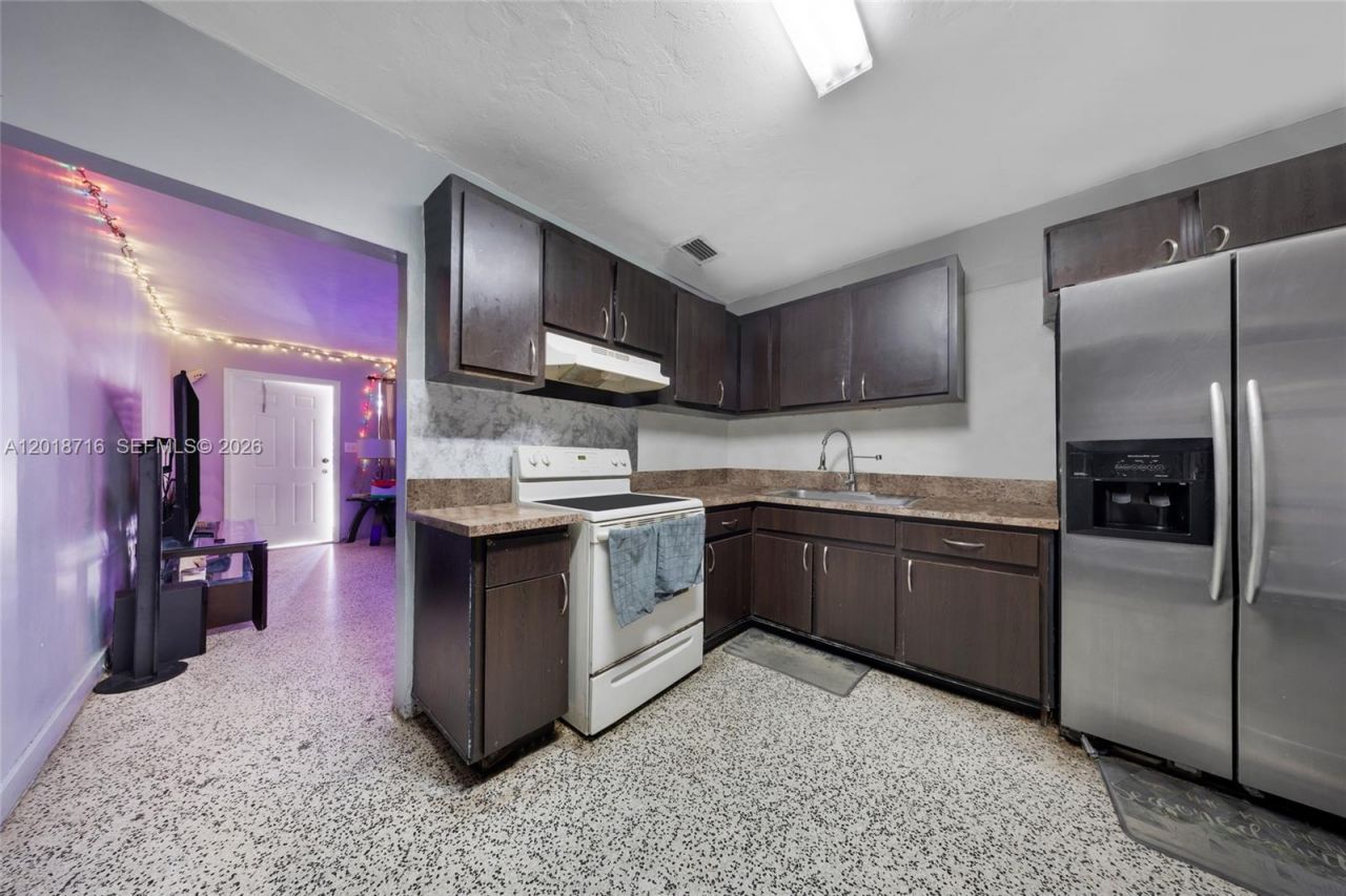 3126 NW 28th St , Miami, FL 33142 Photo