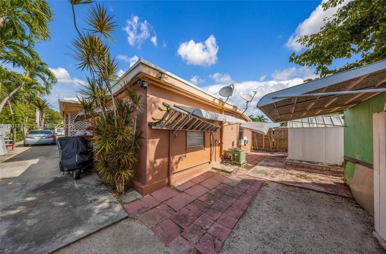 3126 NW 28th St , Miami, FL 33142 Photo