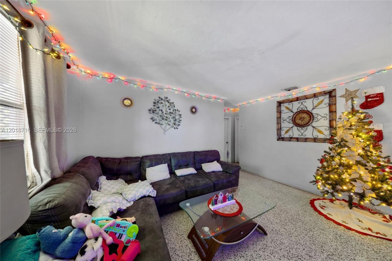 3126 NW 28th St , Miami, FL 33142 Photo