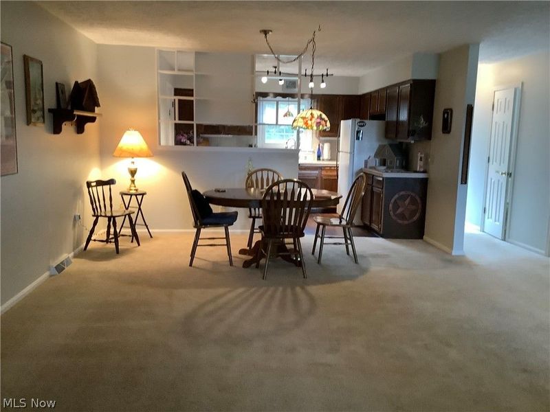 1250 S Sawburg Avenue, Alliance, OH 44601 Photo 11