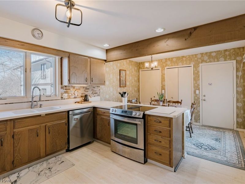 6919 Woodwalk Drive, Unit 38, Brecksville, OH 44141 Photo 10