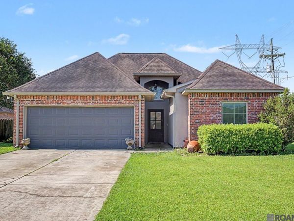11374 Juban Parc Ave, Denham Springs, LA 70726