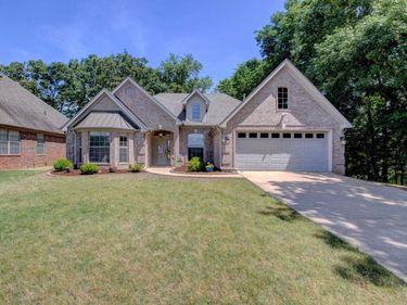 15 Michele Court, Maumelle, AR 72113