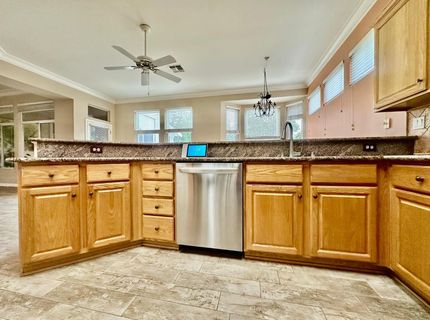 7026 Lost Lake Ln, Roseville, CA 95747 Photo