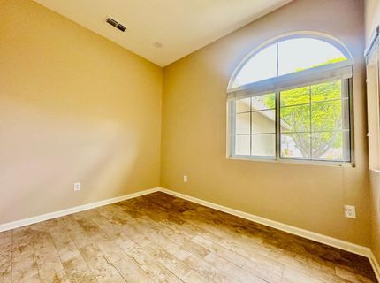 7026 Lost Lake Ln, Roseville, CA 95747 Photo