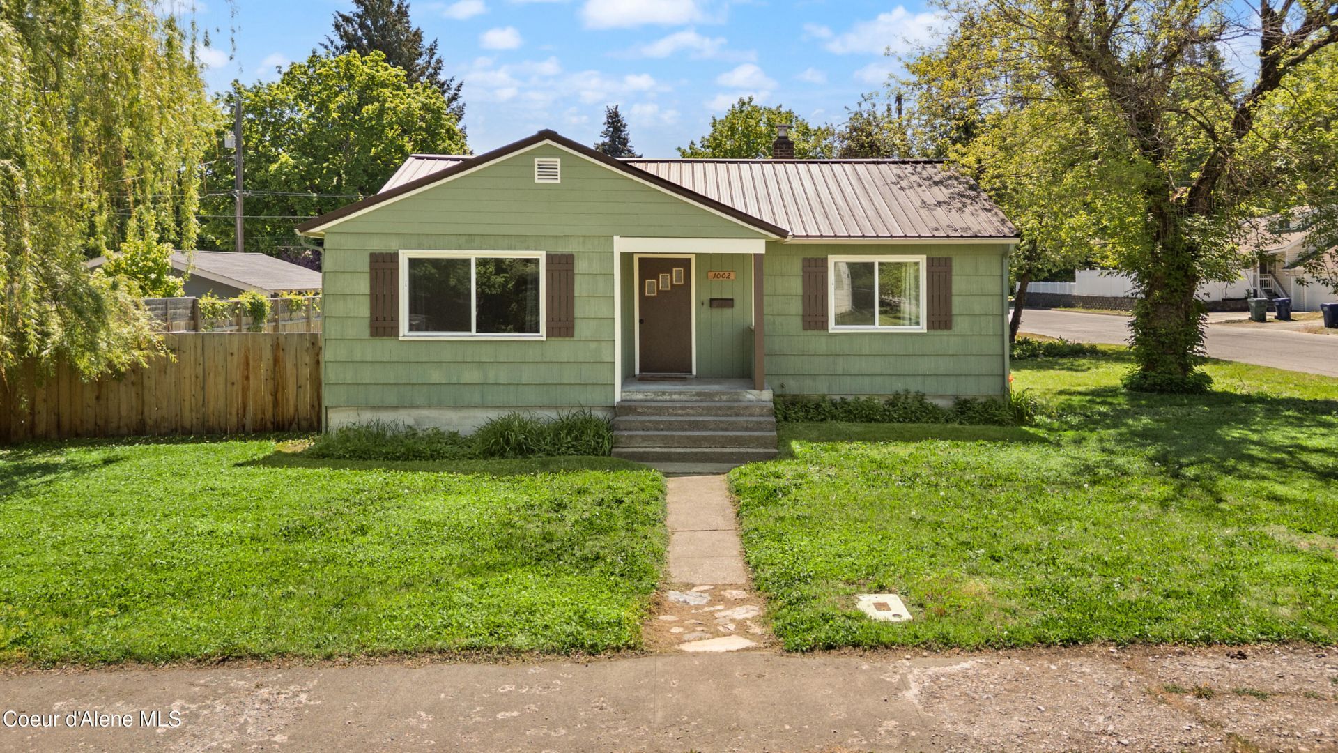 1002 E Montana Ave, Coeur d Alene, ID 83814 Main Photo