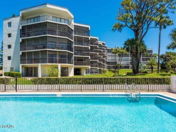 944 S Peninsula Drive, Unit 102, Daytona Beach, FL 32118