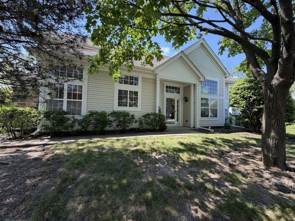1145 Bristol Lane , Buffalo Grove, IL 60089