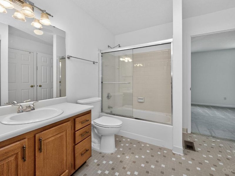 6355 Corbly Road, Unit 4, Cincinnati, OH 45230 Photo 24