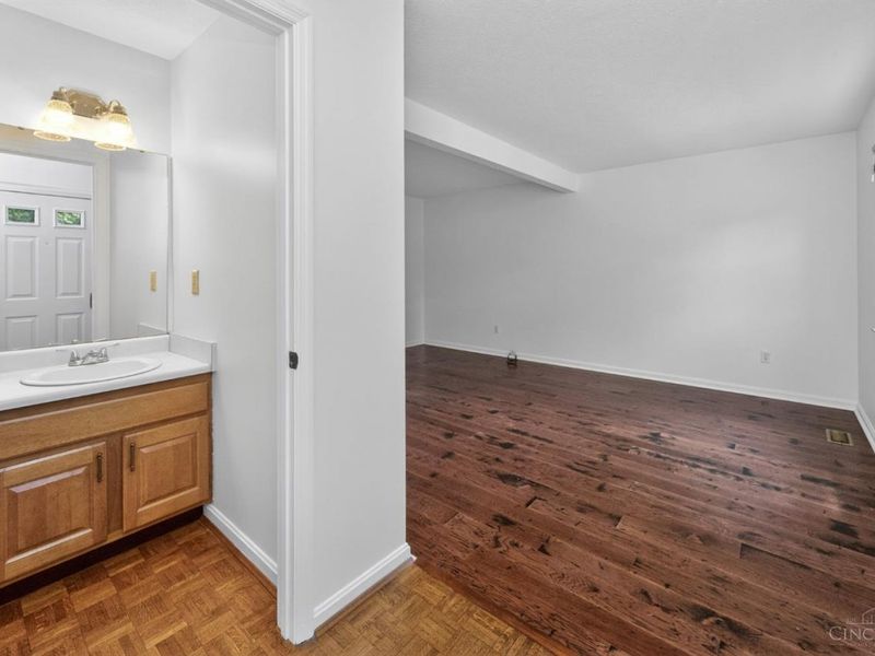 6355 Corbly Road, Unit 4, Cincinnati, OH 45230 Photo 9