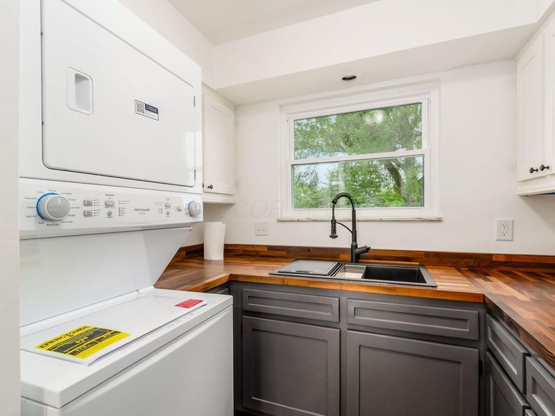 1308 Woodbrook Lane , Unit D, Columbus, OH 43223 Photo 6