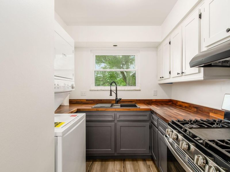 1308 Woodbrook Lane , Unit D, Columbus, OH 43223 Photo 7