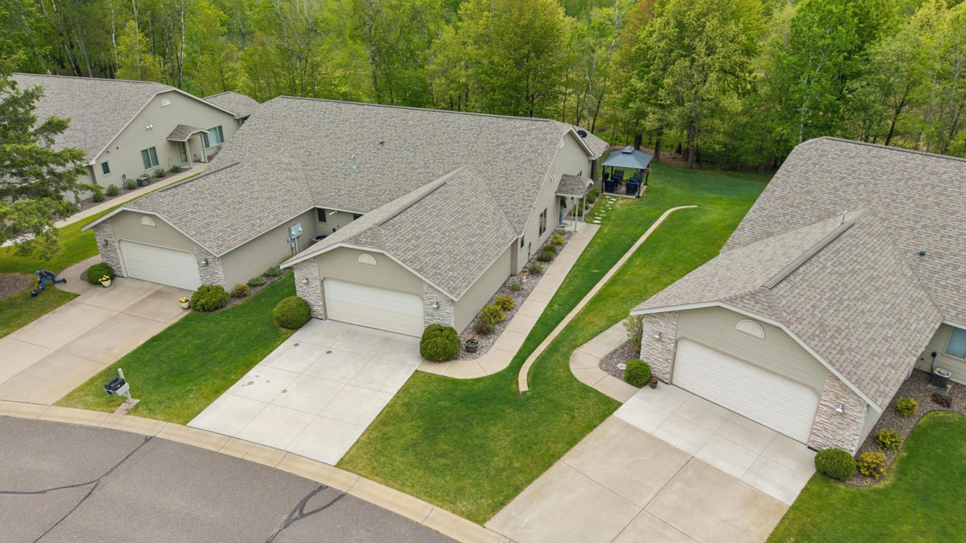 300 Deer Path, Osceola, WI 54020