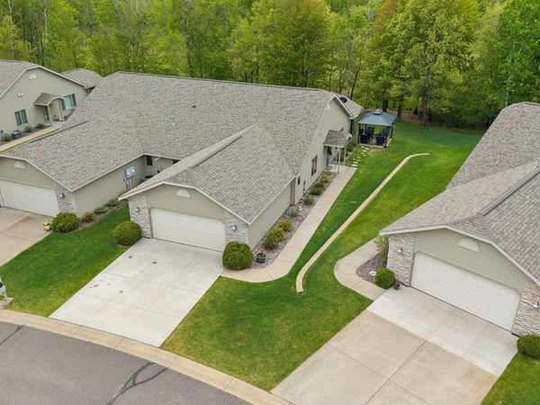 300 Deer Path, Unit 5, Osceola, WI 54020