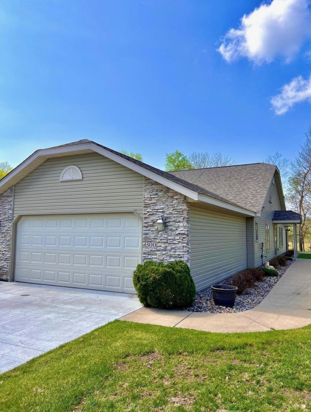 300 Deer Path, Osceola, WI 54020
