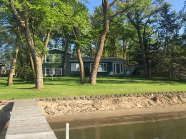 1158 S Shore Drive, Detroit Lakes, MN 56501