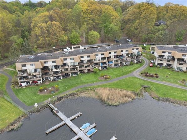 416 Bay Village Drive, Rochester, NY 14609