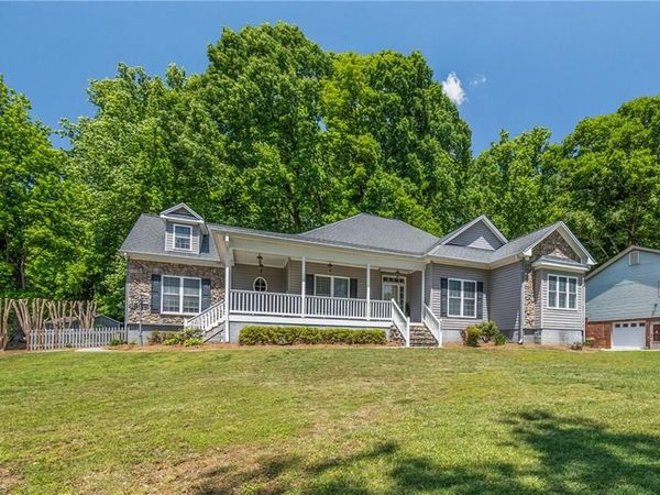 5485 Styers Ferry Road , Clemmons, NC 27012