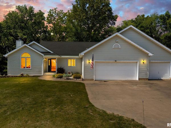 154 LAKE THUNDERBIRD Drive, Putnam, IL 61560