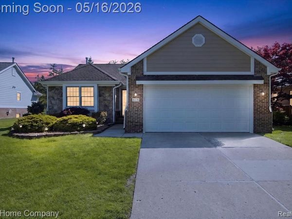 31170 Seneca Lane, Novi, MI 48377