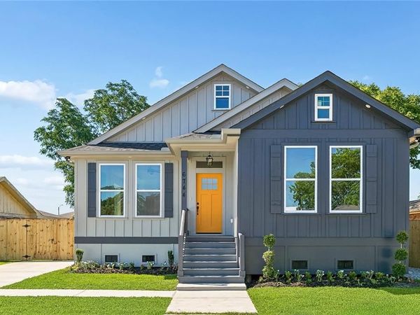 6744 MANCHESTER Street, New Orleans, LA 70126