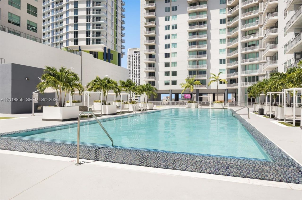 690 SW 1st Ct, Unit PHI10, Miami, FL 33130 Photo