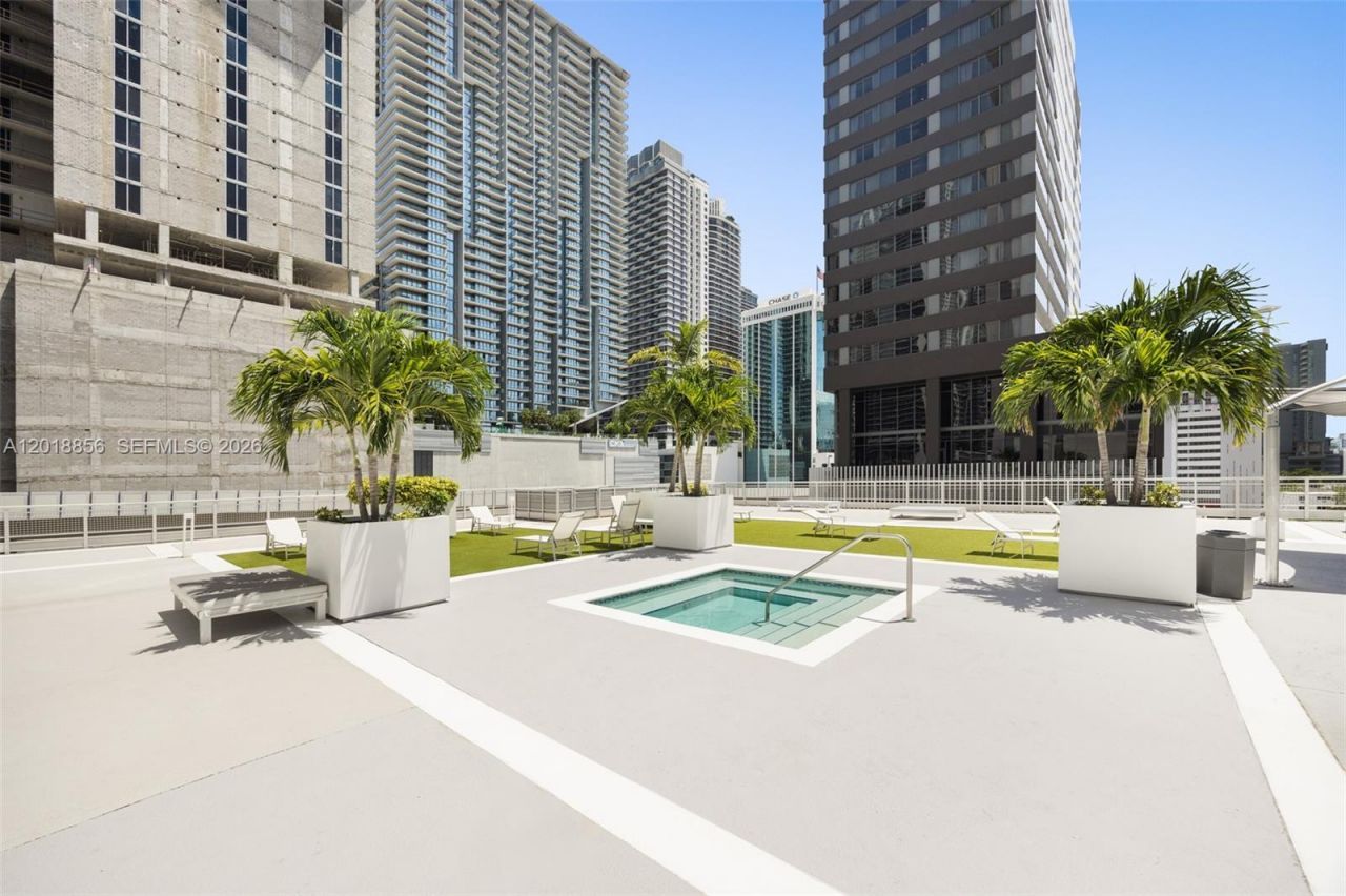690 SW 1st Ct, Unit PHI10, Miami, FL 33130 Photo