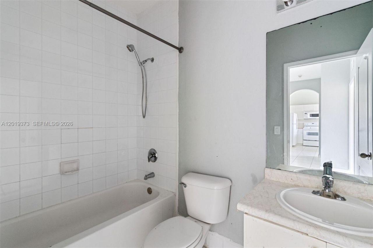 1568 SE 26th St , Unit 203, Homestead, FL 33035 Photo