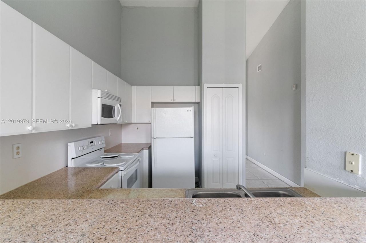 1568 SE 26th St , Unit 203, Homestead, FL 33035 Photo