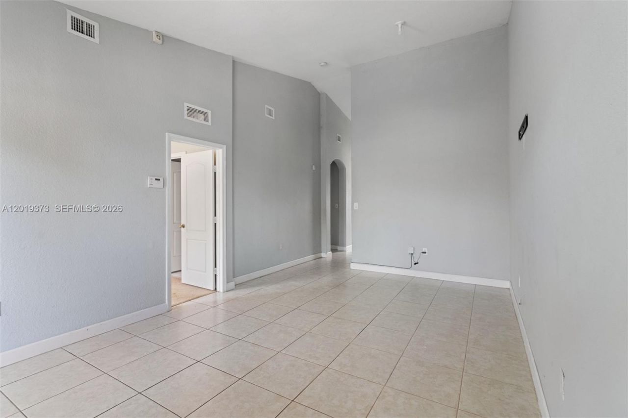 1568 SE 26th St , Unit 203, Homestead, FL 33035 Photo