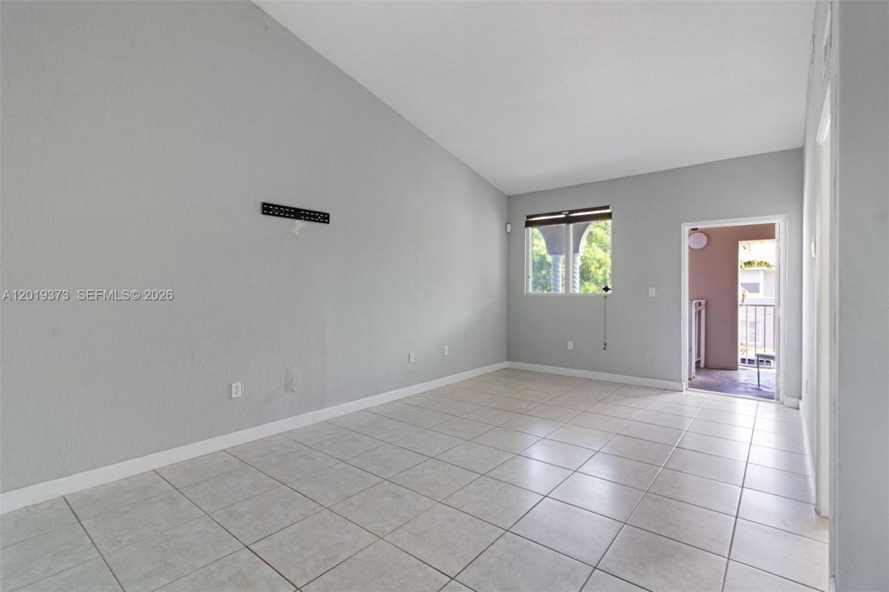 1568 SE 26th St , Unit 203, Homestead, FL 33035 Photo