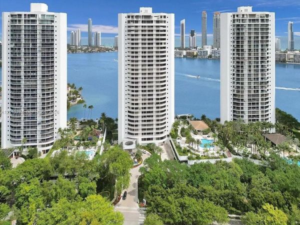 3000 Island Blvd , Unit 2802, Aventura, FL 33160