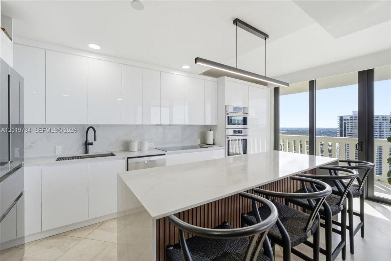 3000 Island Blvd , Unit 2802, Aventura, FL 33160 Photo
